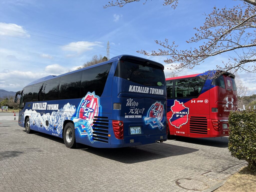 カターレ富山の選手バス