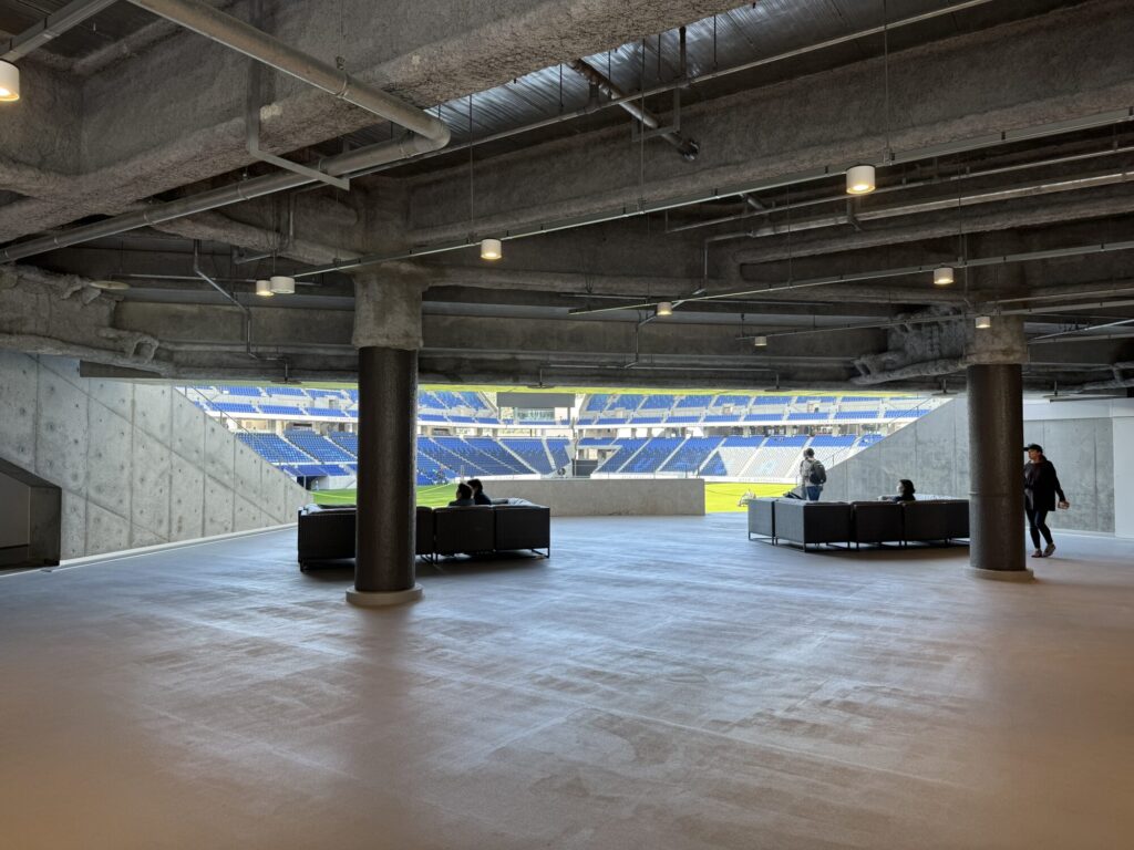 PEACE STADIUM　コーナーソファシート