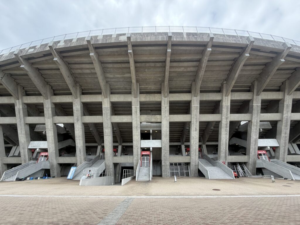 丸亀競技場のバックスタンド