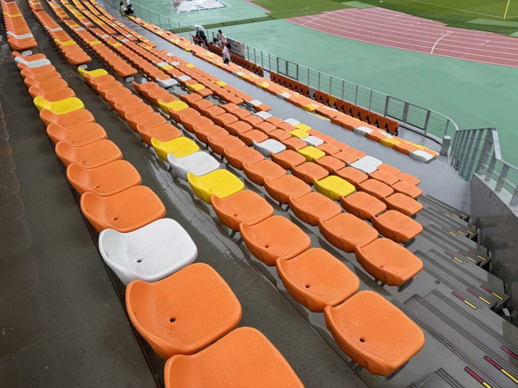 クロキリスタジアム(山之口陸上競技場)