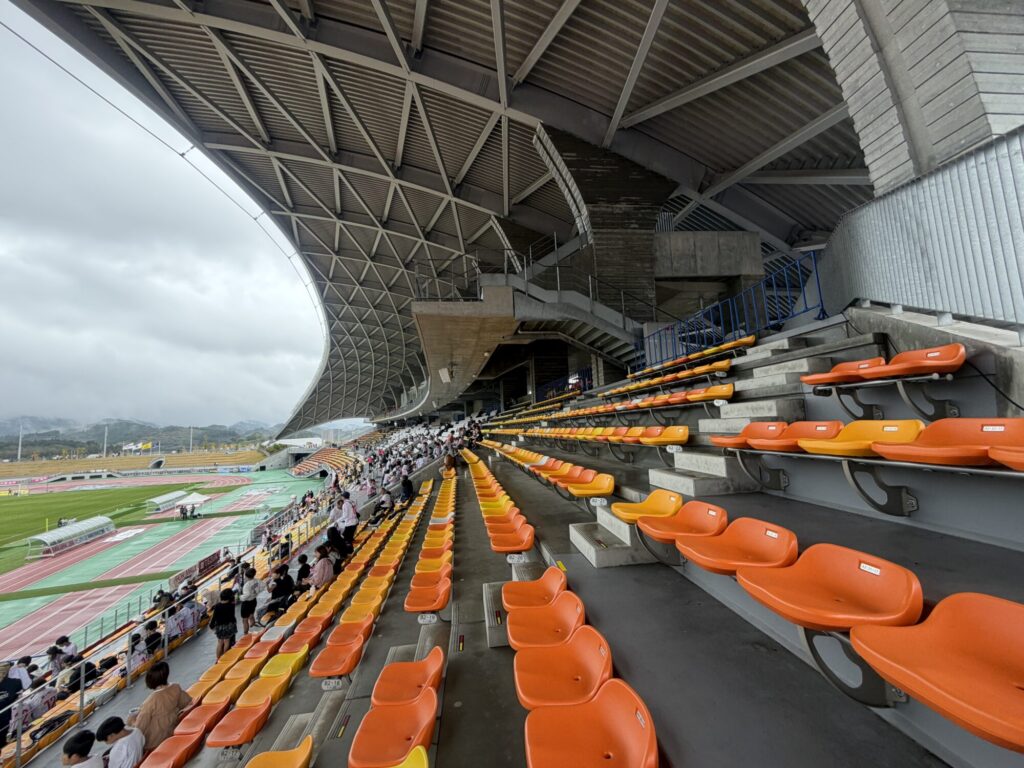 クロキリスタジアム(山之口陸上競技場)