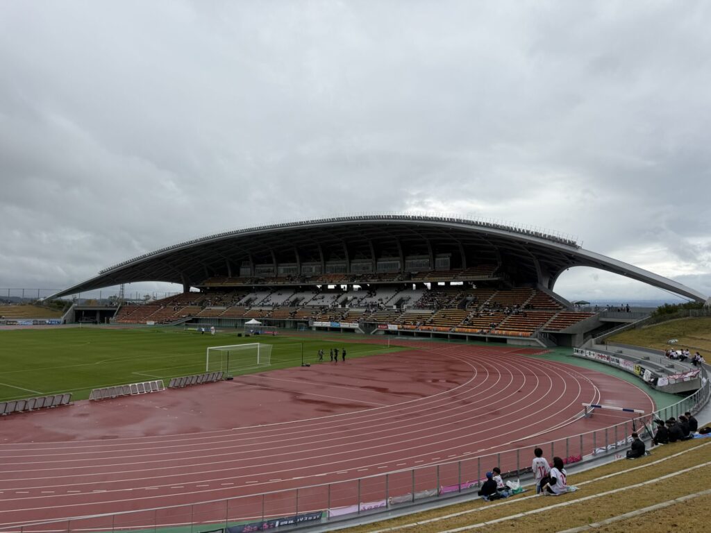 クロキリスタジアム(山之口陸上競技場)