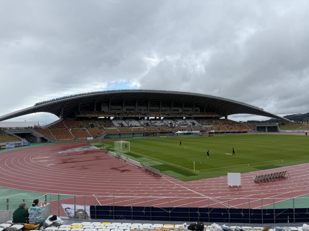 クロキリスタジアム(山之口陸上競技場)