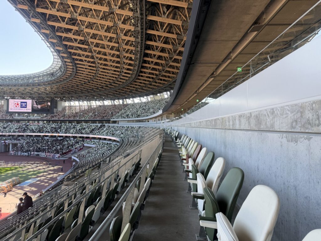 国立競技場のラウンジ付シート
