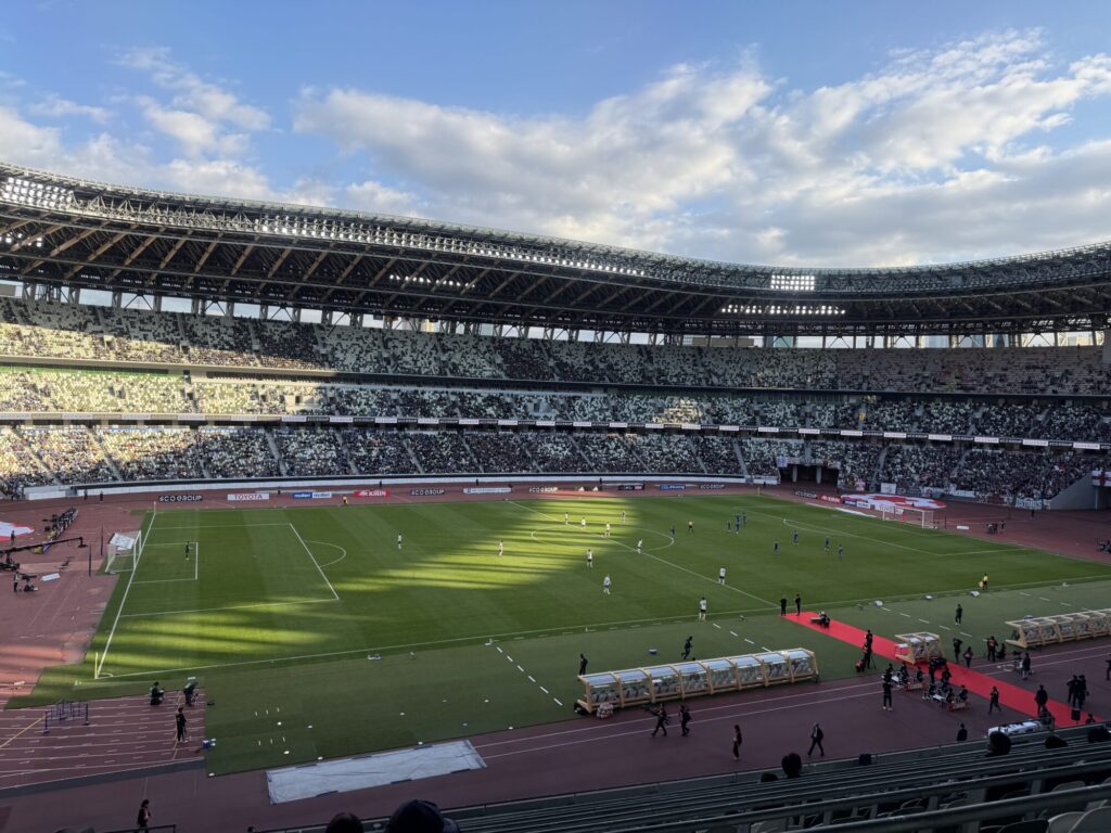 国立競技場のラウンジ付シートから